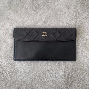 Chanel Vintage Black / Red Quilted Lamb Leather Wallet Flap Wallet Clutch